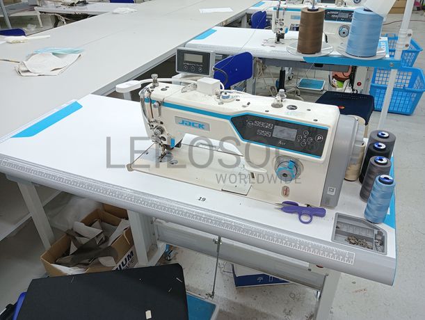 Equipamentos para a Indústria Têxtil · Escritório