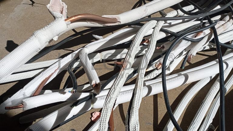 Tubagem e cabos eletrônicos para ar condicionado