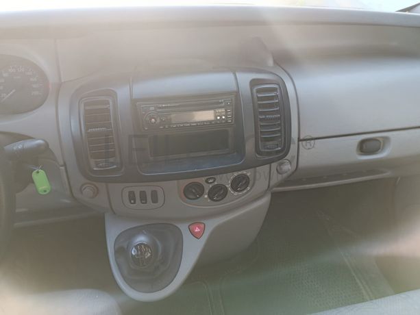 Renault Trafic · Ano 2006