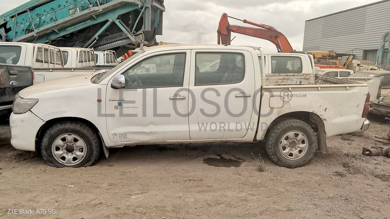 2 TOYOTA HILUX 4*4 CD STD 5L