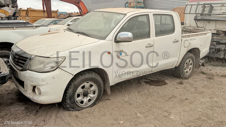 2 TOYOTA HILUX 4*4 CD STD 5L