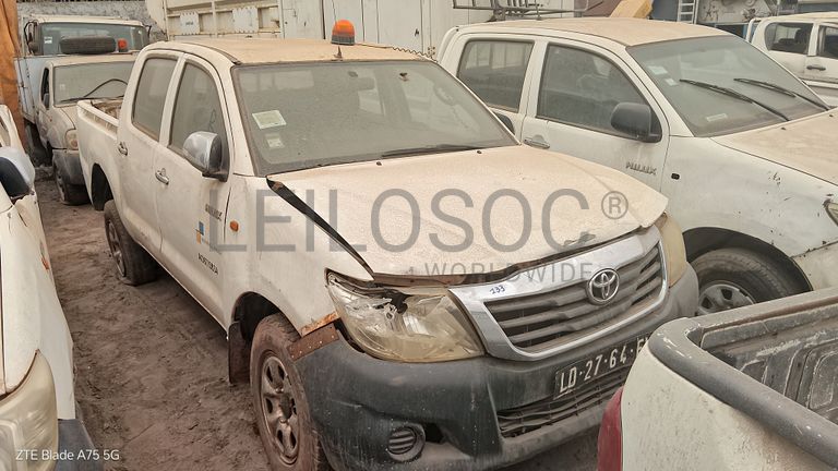 2 TOYOTA HILUX 4*4 CD 5L