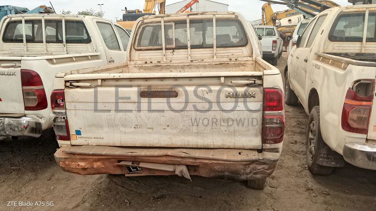 2 TOYOTA HILUX 4*4 CD 5L