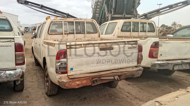 2 TOYOTA HILUX 4*4 CD 5L