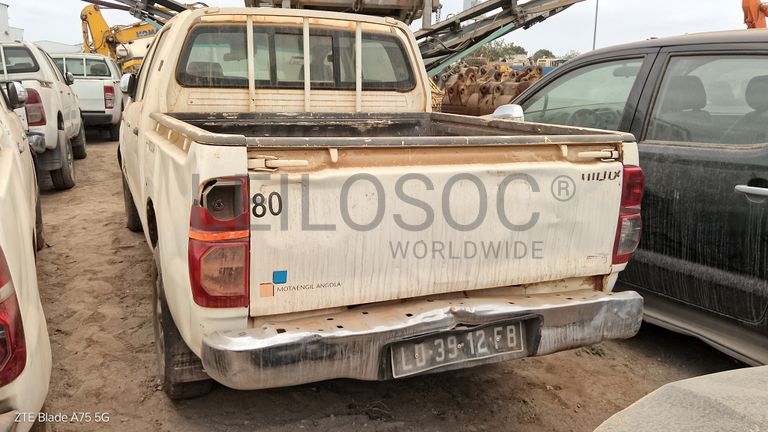 TOYOTA HILUX 4*4 CD STD 5L