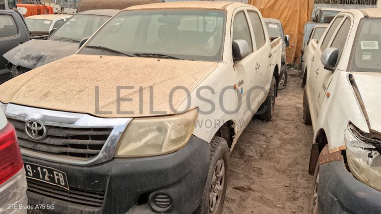 TOYOTA HILUX 4*4 CD STD 5L