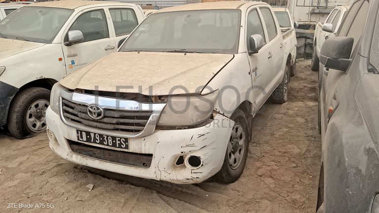 TOYOTA HILUX 4*4 CD STD 5L