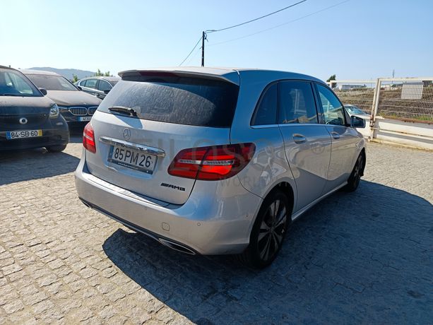 Mercedes-Benz B180 · Ano 2015