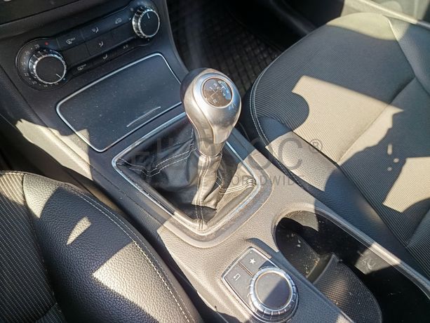 Mercedes-Benz B180 · Ano 2015