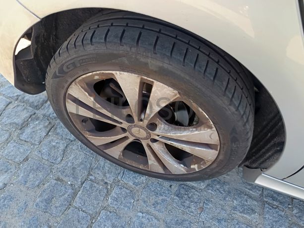 Mercedes-Benz B180 · Ano 2015