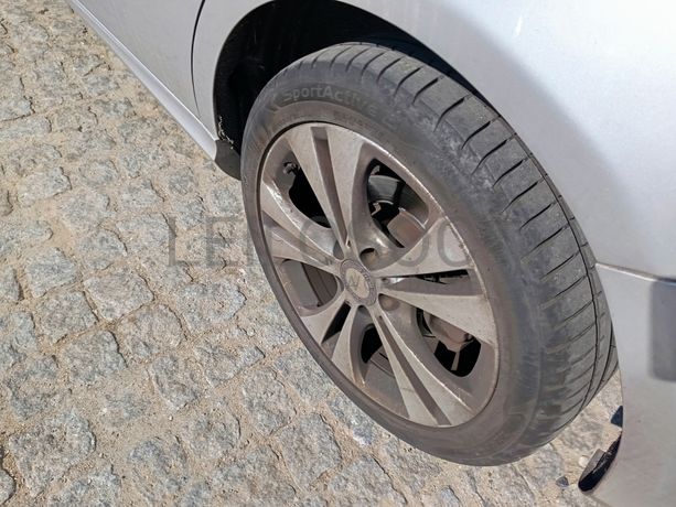 Mercedes-Benz B180 · Ano 2015