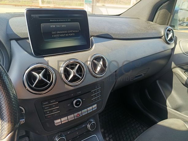 Mercedes-Benz B180 · Ano 2015