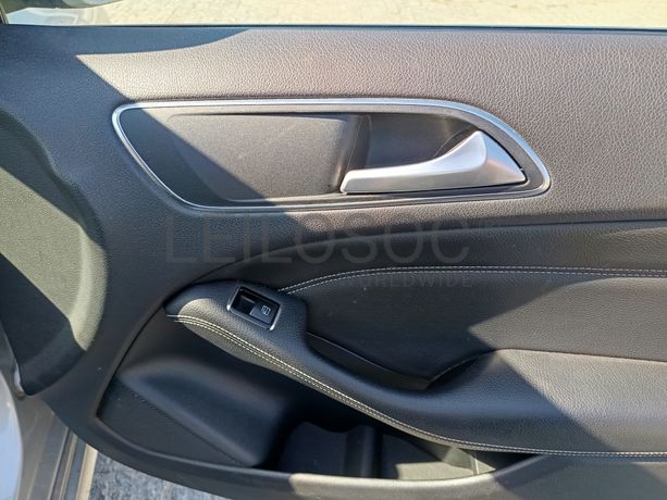 Mercedes-Benz B180 · Ano 2015