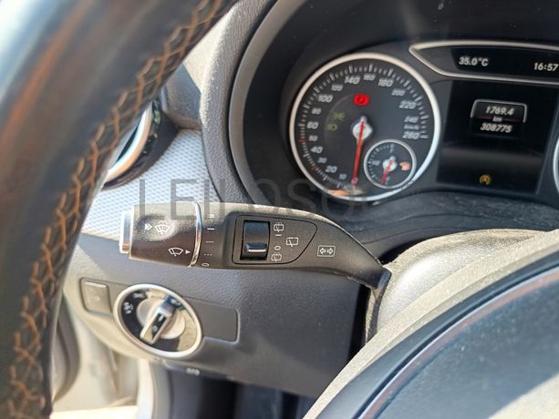 Mercedes-Benz B180 · Ano 2015