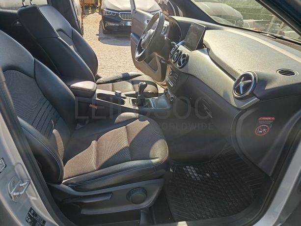 Mercedes-Benz B180 · Ano 2015