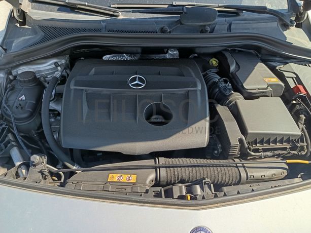 Mercedes-Benz B180 · Ano 2015