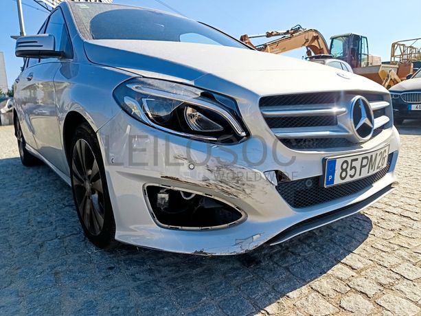 Mercedes-Benz B180 · Ano 2015