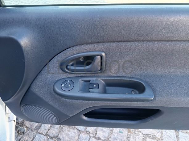 Renault Clio · Ano 2005