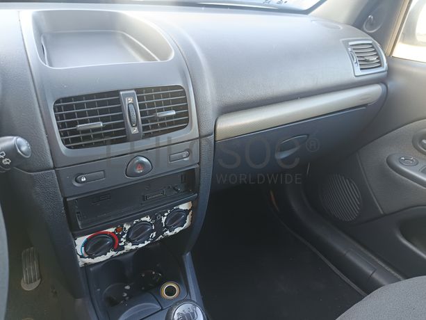 Renault Clio · Ano 2005