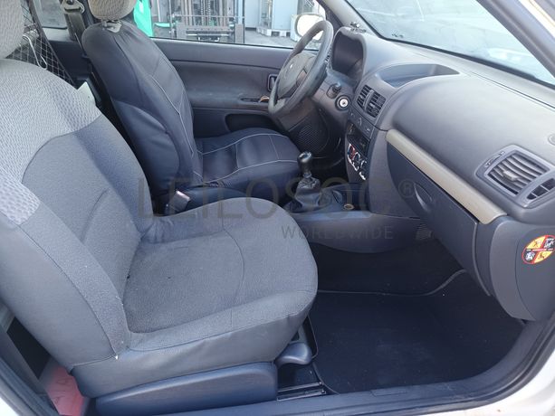 Renault Clio · Ano 2005