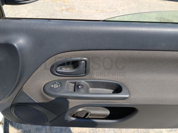 Renault Clio · Ano 2005