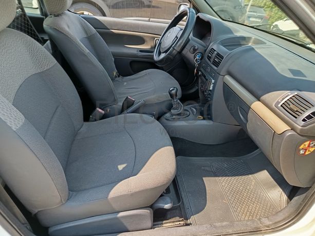 Renault Clio · Ano 2005