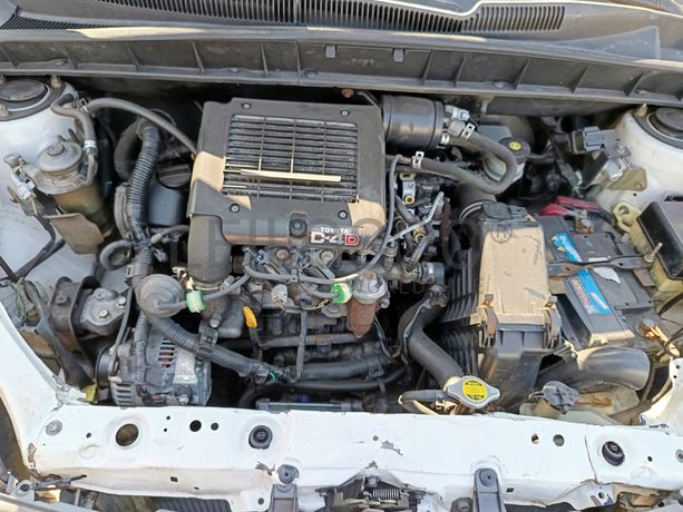 Toyota Yaris · Ano 2002