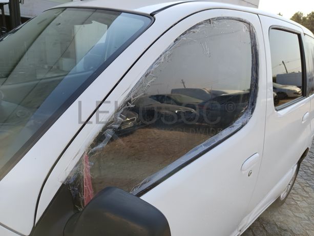 Toyota Yaris · Ano 2002