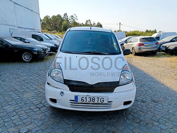 Toyota Yaris · Ano 2002