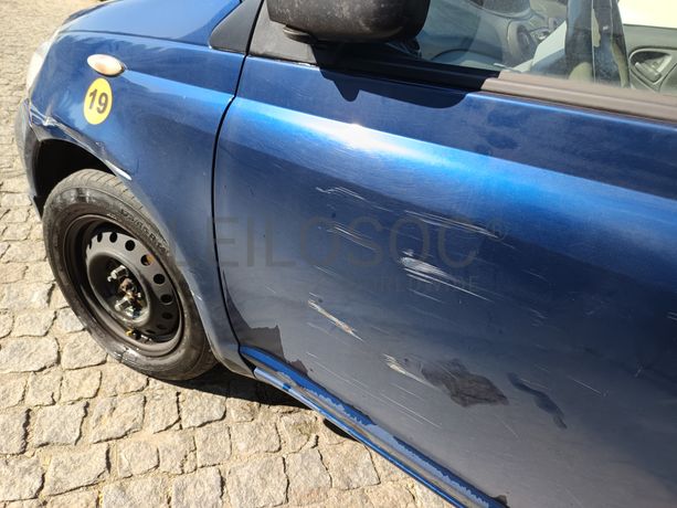 Toyota Yaris · Ano 2003