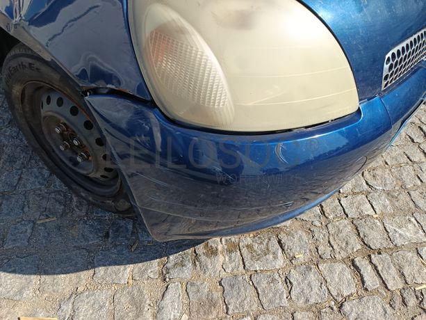 Toyota Yaris · Ano 2003