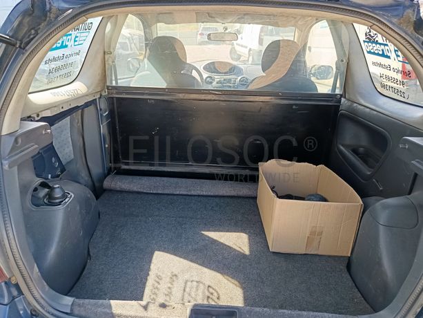 Toyota Yaris · Ano 2003