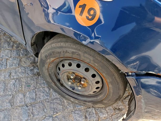 Toyota Yaris · Ano 2003