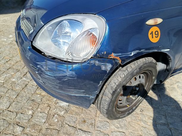 Toyota Yaris · Ano 2003