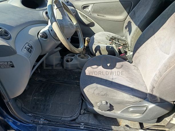 Toyota Yaris · Ano 2003