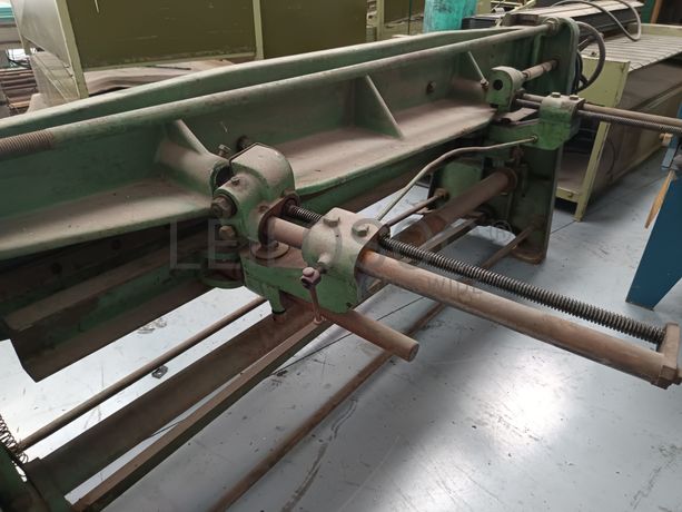 Guilhotina Bomblend 28DN