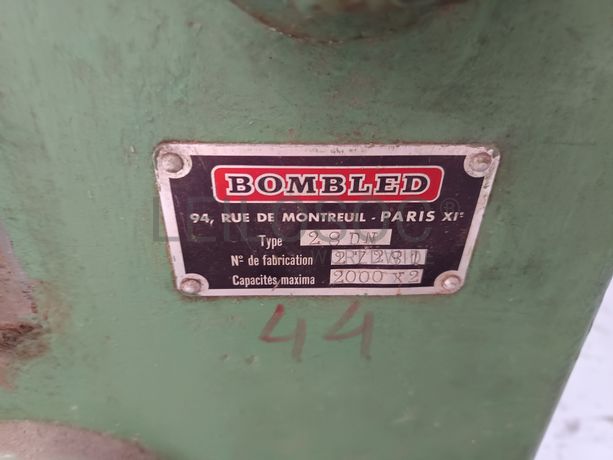 Guilhotina Bomblend 28DN