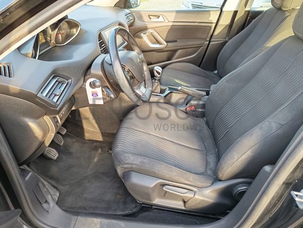 Peugeot 308 1.6 BlueHDi · Ano 2016