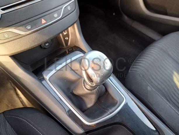 Peugeot 308 1.6 BlueHDi · Ano 2016