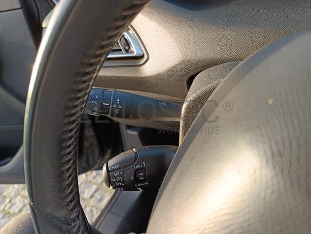 Peugeot 308 1.6 BlueHDi · Ano 2016