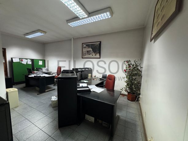 Mobiliário e Equipamentos de Escritório