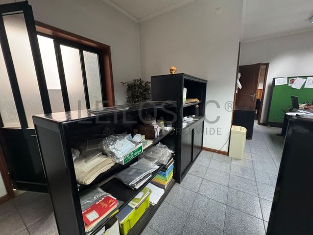 Mobiliário e Equipamentos de Escritório