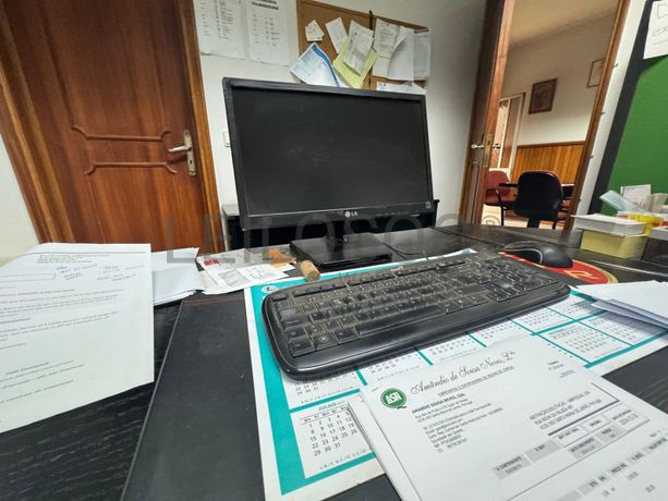 Mobiliário e Equipamentos de Escritório