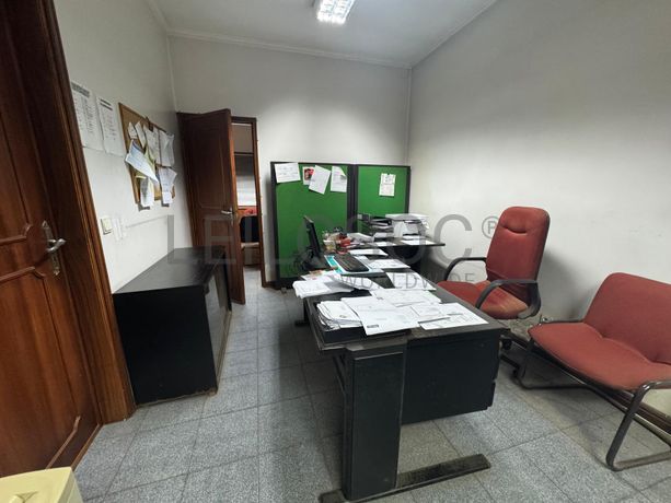 Mobiliário e Equipamentos de Escritório