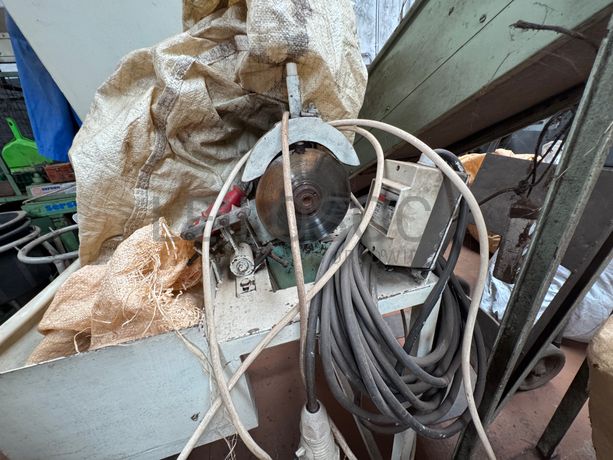 Máquina de cortar repasse