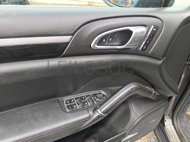 Porsche Cayenne S · Ano 2013