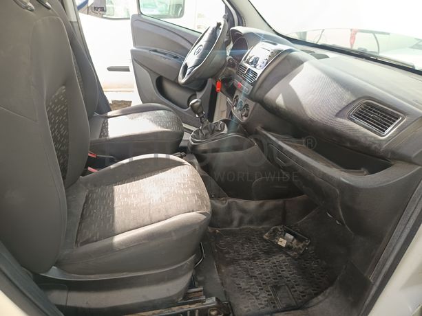 Opel Combo · Ano 2017