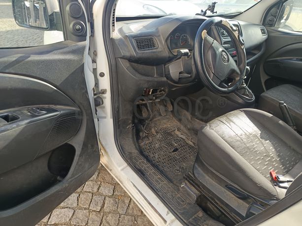 Opel Combo · Ano 2016