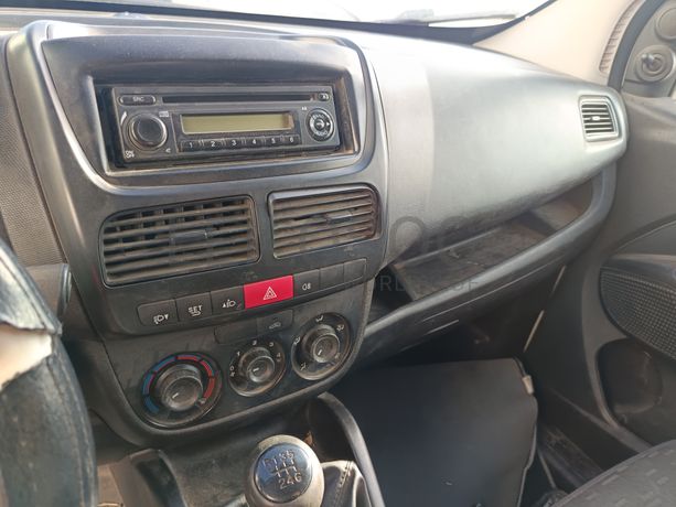 Opel Combo · Ano 2016