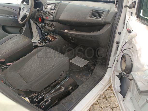 Opel Combo · Ano 2016